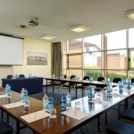 بيست ويسترن سي تي سي فيرونا سان جيوفانّي لوباتوتو